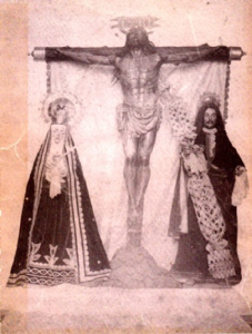 Antigua fotografía de la Cofradía de la Expiración de Baeza en la que aparece la Dolorosa desaparecida